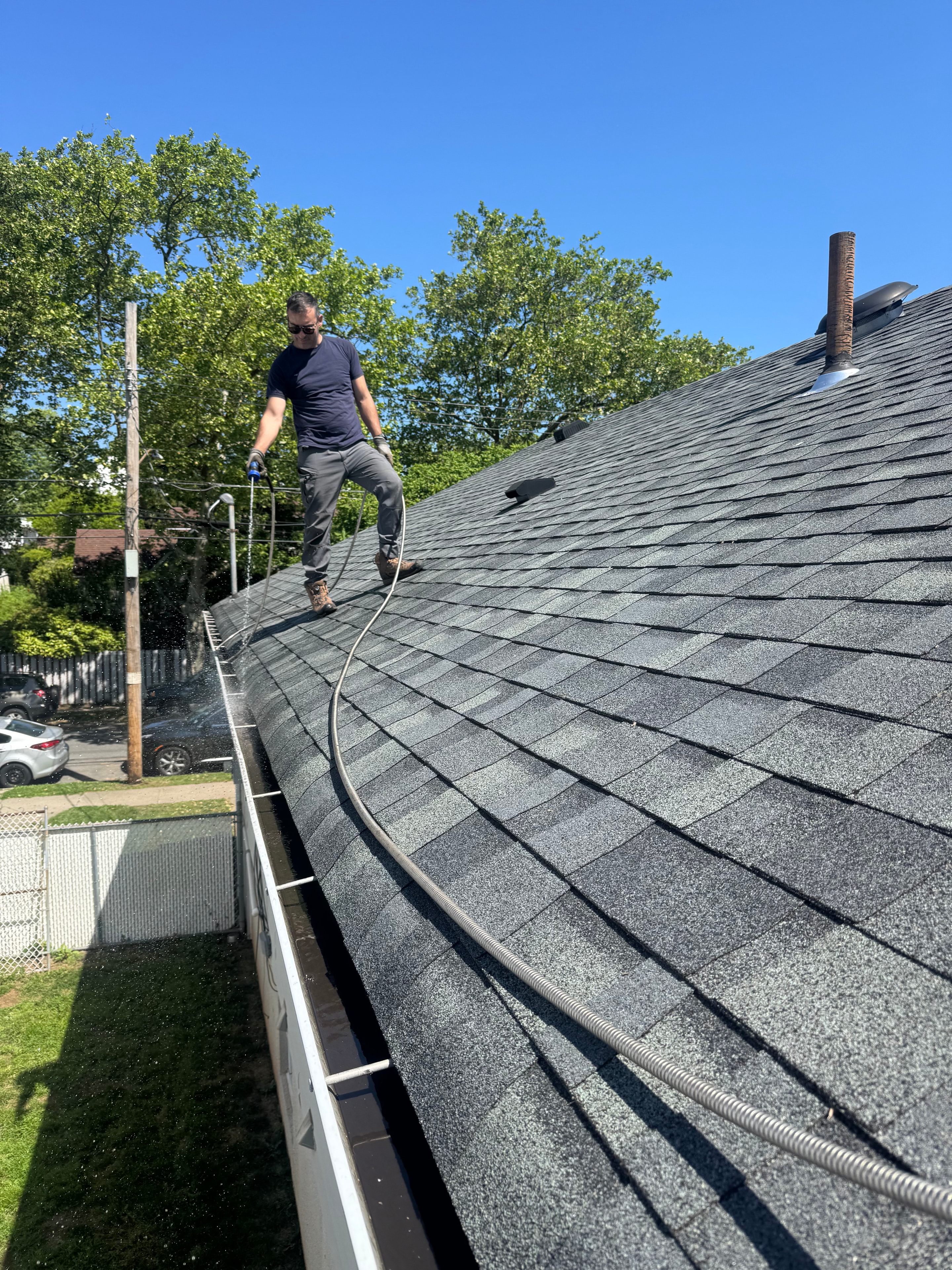 Gutter cleaning job 3