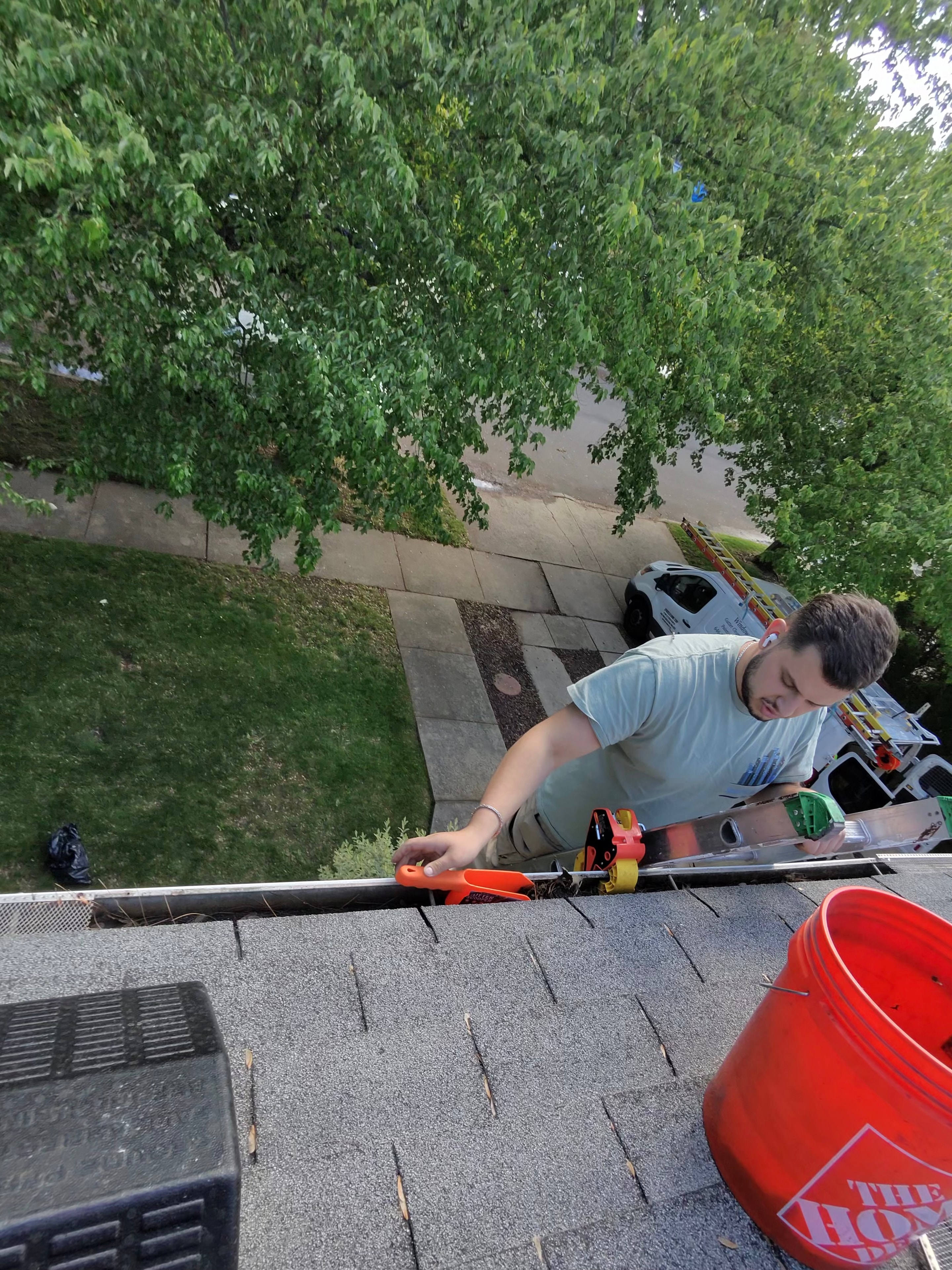 Gutter cleaning job 7